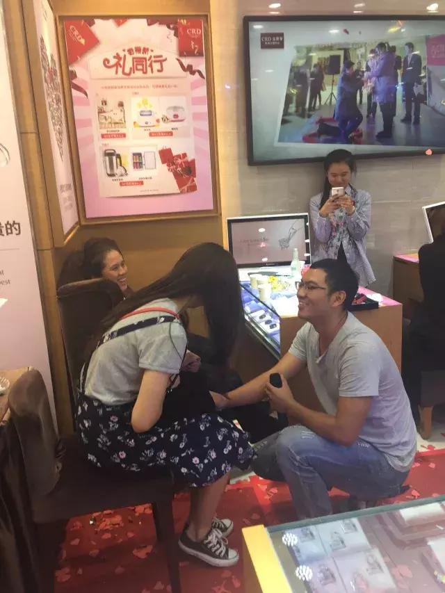 买戒指男朋友说没钱,买珠宝被骗他说不想要可以退货吗