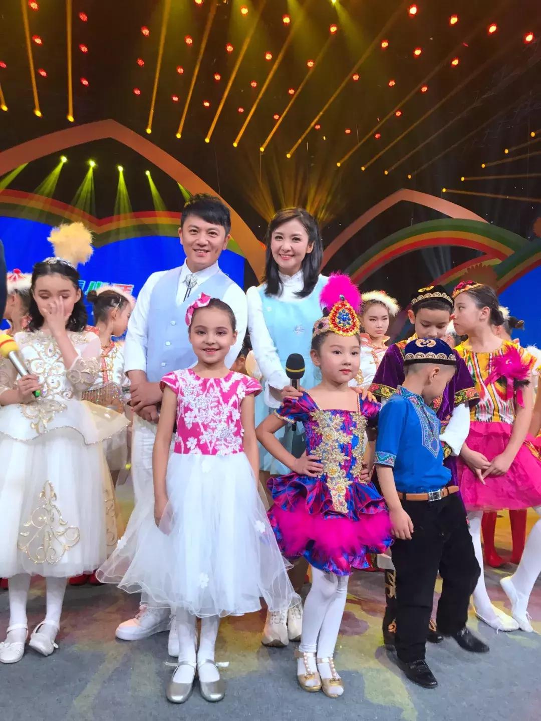 央视少儿节目大手牵小手走进甘肃,央视少儿节目大手牵小手