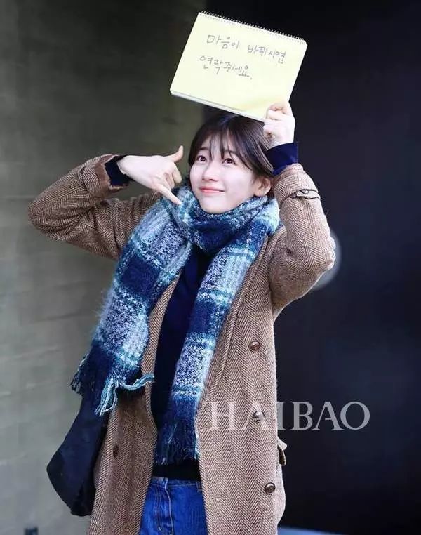 减龄秘籍学谭松韵穿出少女感,冬季怎么扎头发减龄又好看少女