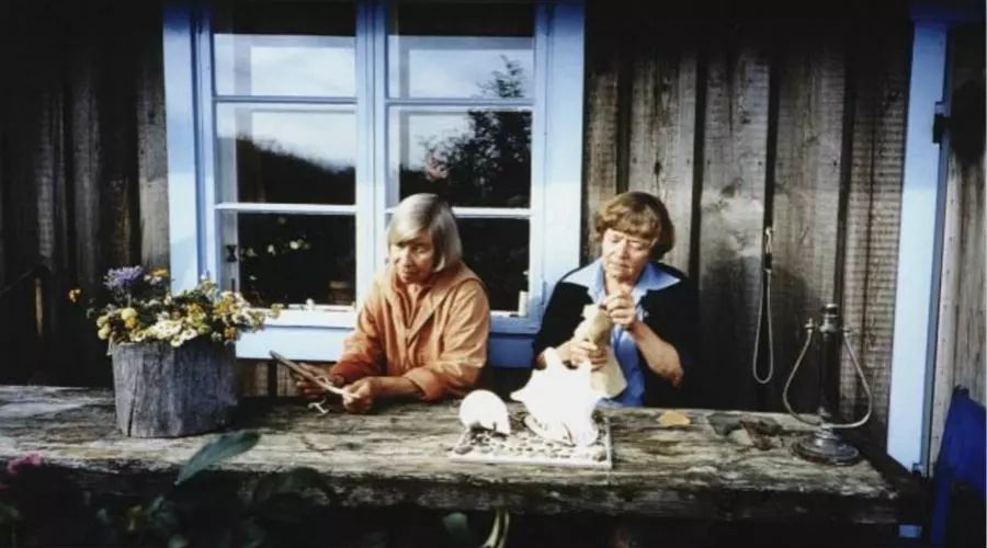 第一次出国去芬兰,带一本书去巴黎出版社