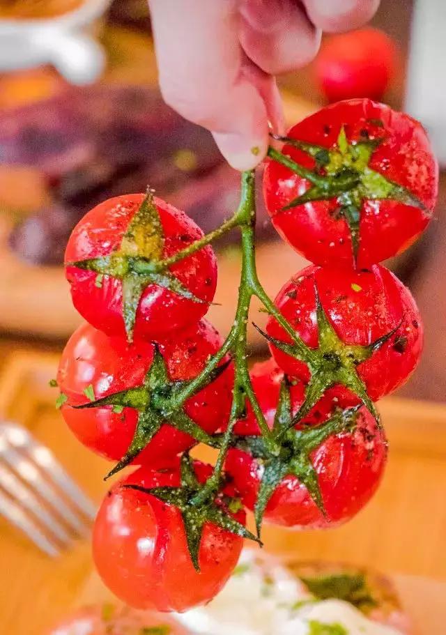 转角遇到猪？！魔都首家粉猪餐厅，吃完变精致的猪猪女孩！