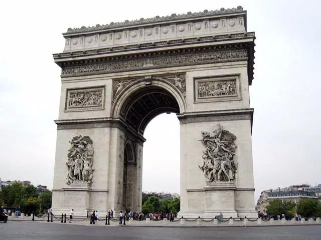 看完这些ps大神的对比图我跪下了,十大神级素描雕塑