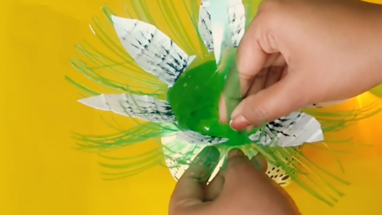 废瓶子改造花篮,塑料瓶子改造大全简单