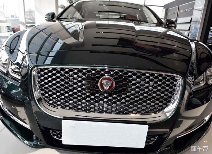 捷豹的设计总监,捷豹xj设计者