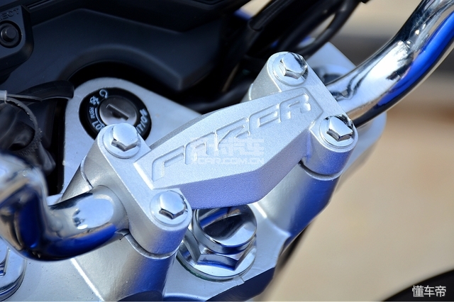 雅马哈飞致ys250中缸掉漆,雅马哈ys250摩托车