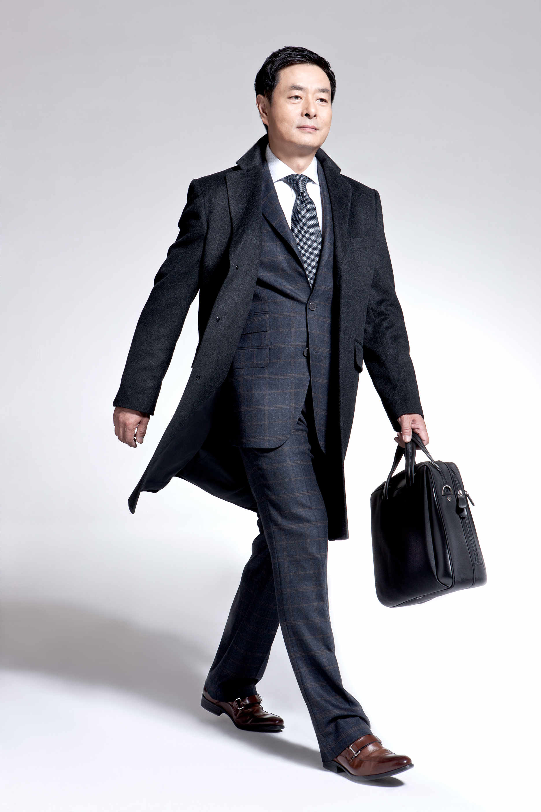 罗蒙服装属于什么档次的,罗蒙服装是什么国家品牌