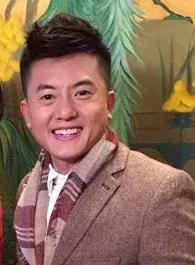 其貌不扬却与三位港姐保持暧昧原来还是足球小子