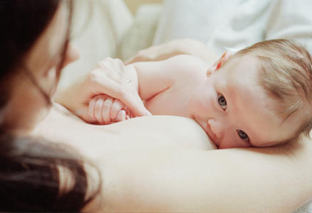 显微镜下母乳是这样的,这才是真相