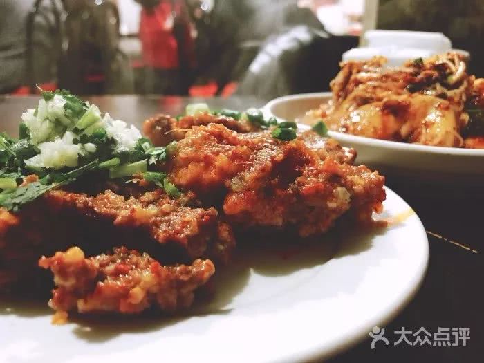 藏在成都的二十家苍蝇馆子,又破又小的火锅店