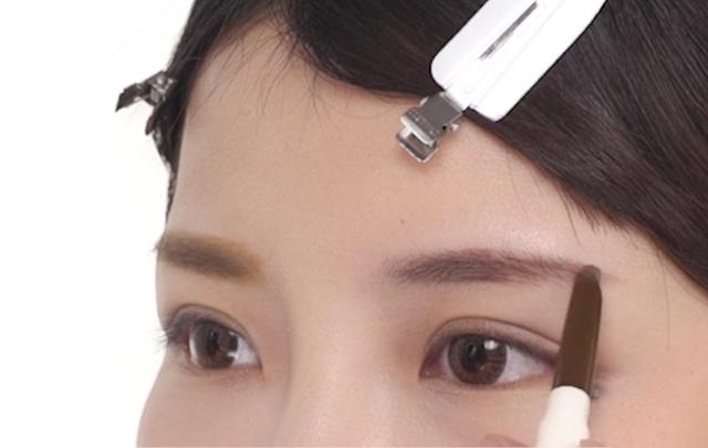 眉笔颜色怎么选好看,眉色偏淡用什么颜色的眉笔好