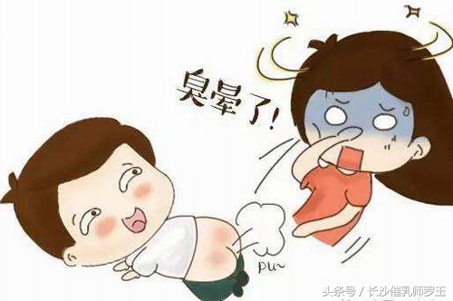 宝宝爱放臭屁是怎么回事,十个月宝宝放臭屁怎么回事