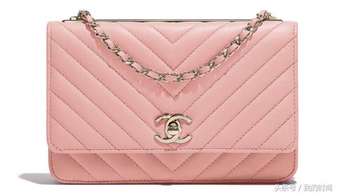 ChanelClutchwithChain最新款千万要慎入呀，看了就想买！