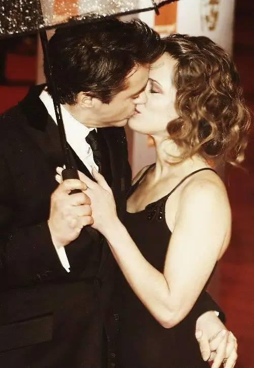 漫威钢铁侠和唐尼,漫威钢铁侠小罗伯特唐尼签名照