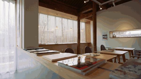 刘若英老公拿下老北京胡同房，却开了家最不赚钱的图书馆