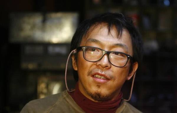 黄渤偷偷跑到日本买中国古画，最低100万一幅自身也是画画高手