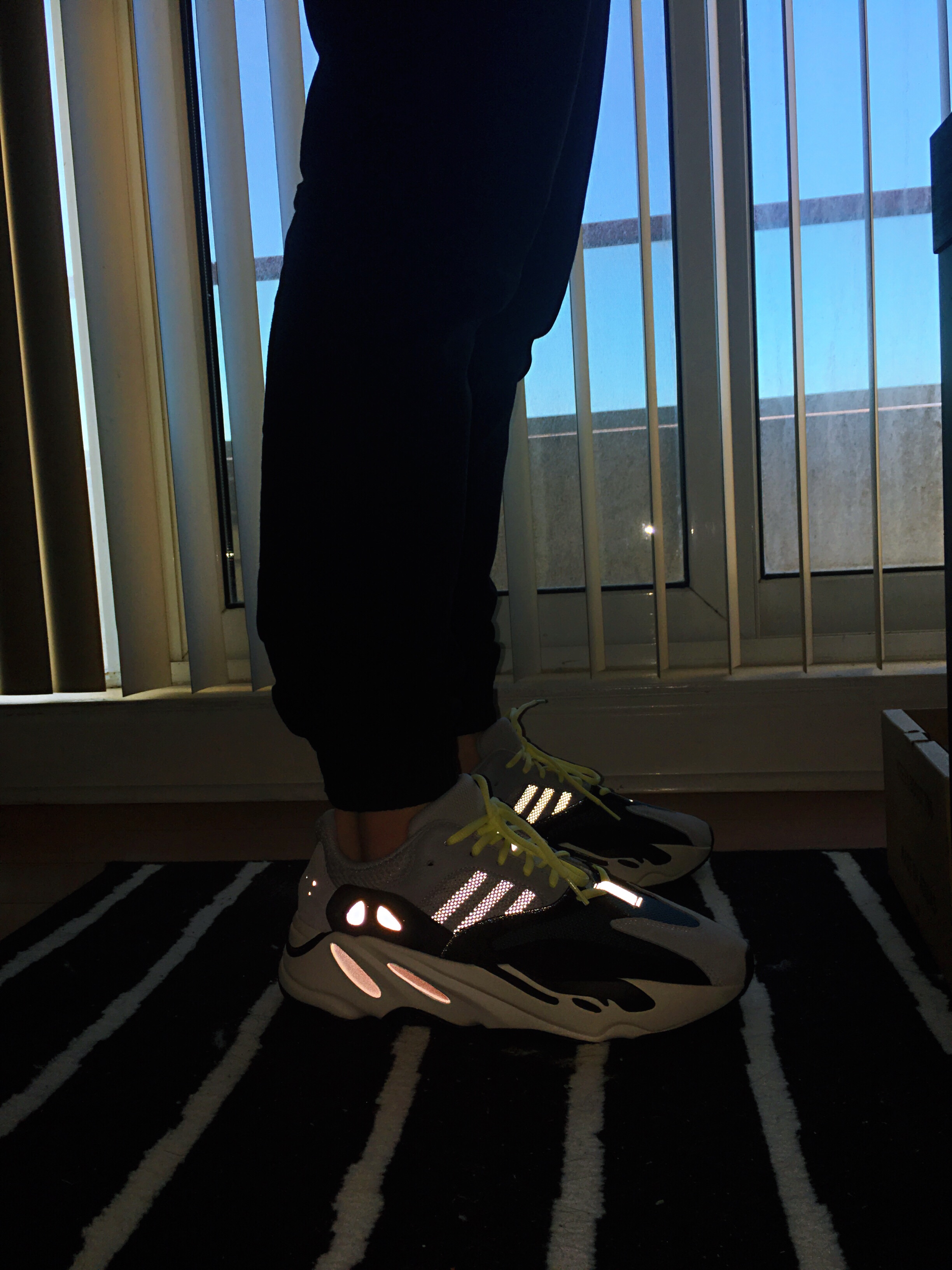 椰子700哪个版本最好看,椰子700黑生胶真假对比