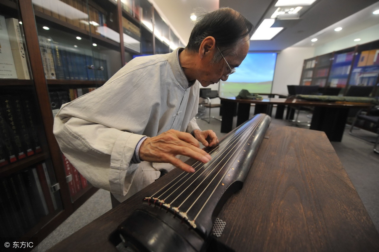 古琴弹不出音怎么回事,学古琴怎么也弹不出来古琴的韵味