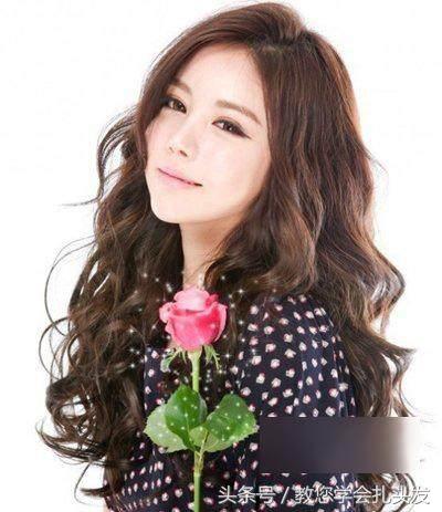 这个季节最流行的发型谁扎谁好看,春季发型扎法简单又好看中短发