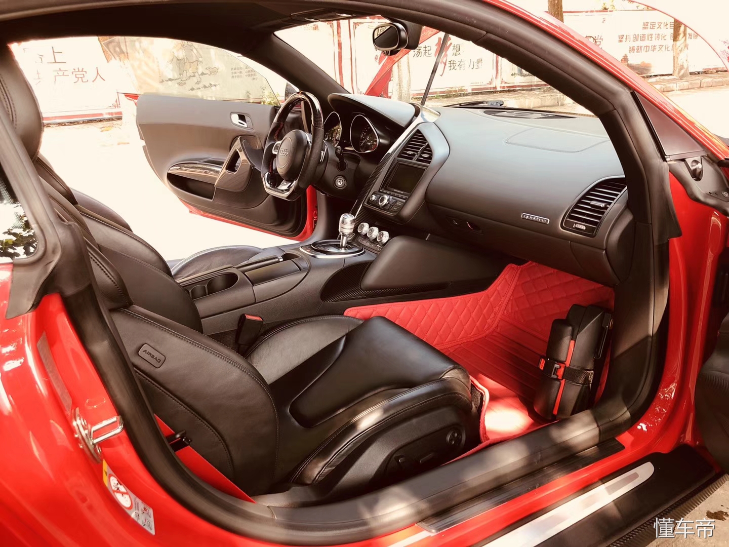 2022款奥迪r8落地价黑武士,2022款奥迪r8落地价硬顶