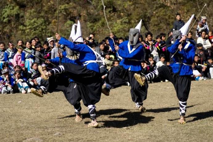 彝族丧葬的习俗视频,彝族丧事习俗视频