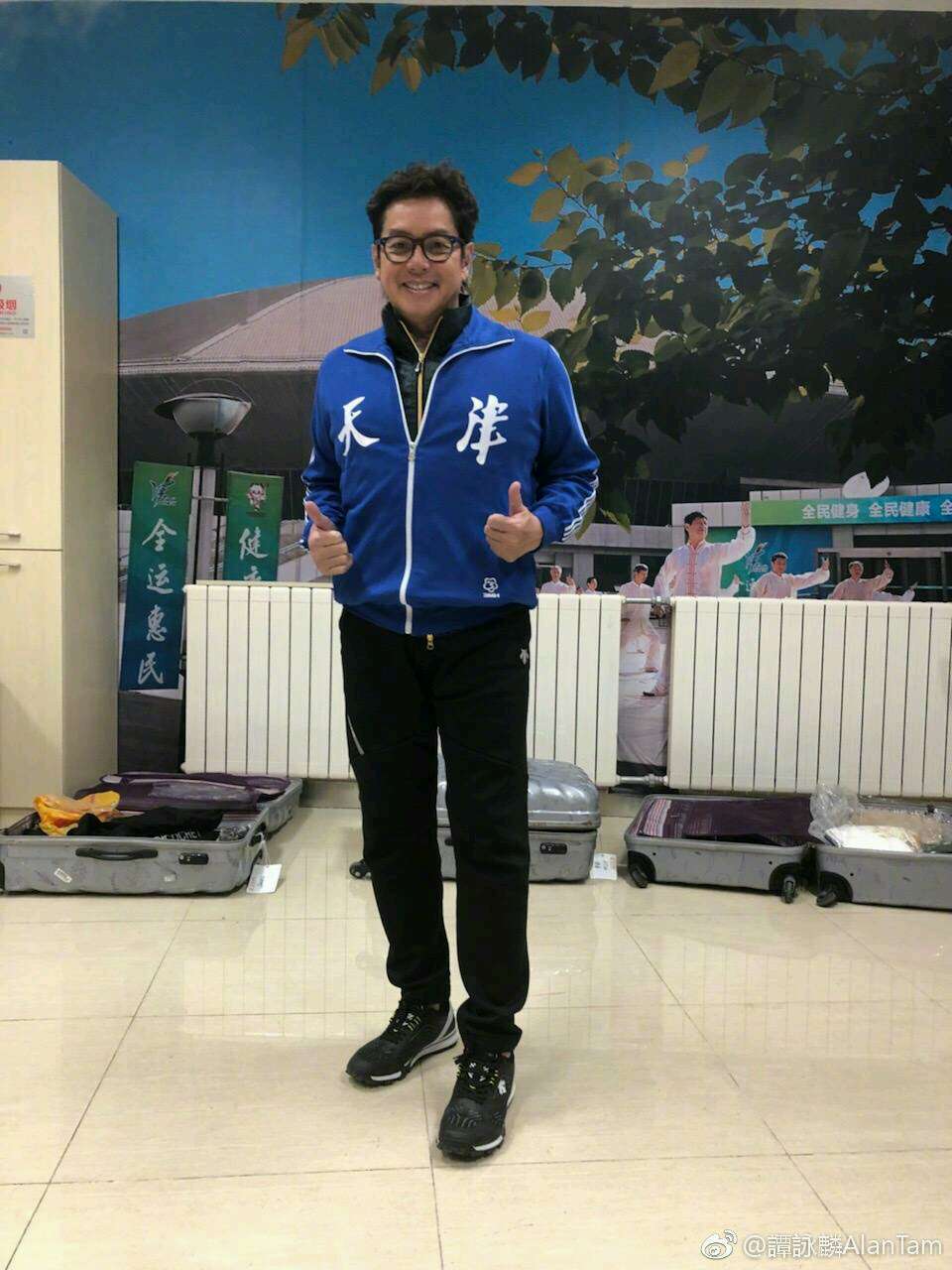 67岁谭咏麟体能惊人，开完演唱会太兴奋一晚没睡，第二天接着踢球