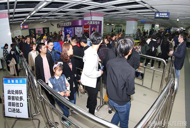 武汉又有人山人海的景象,武汉春节各地景区人山人海