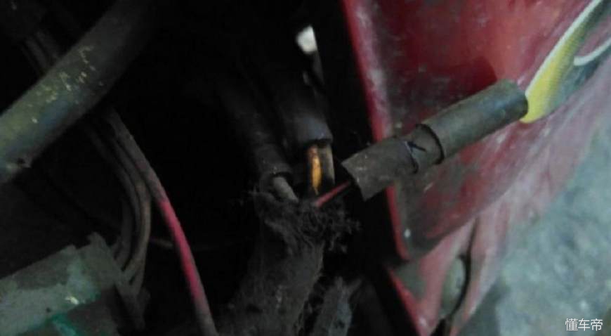 摩托车放置一会不好打火,摩托车放置时间久了怎么能启动