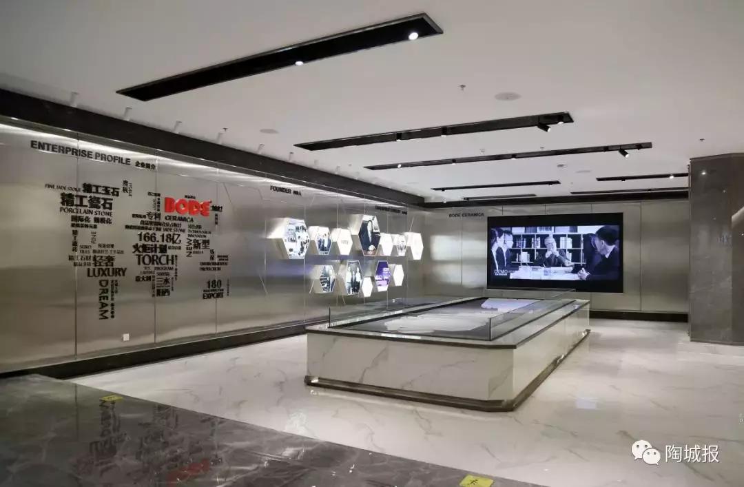 你肯定没见过这些美成仙的瓷砖展厅，估计在这里搬砖都要穿正装！