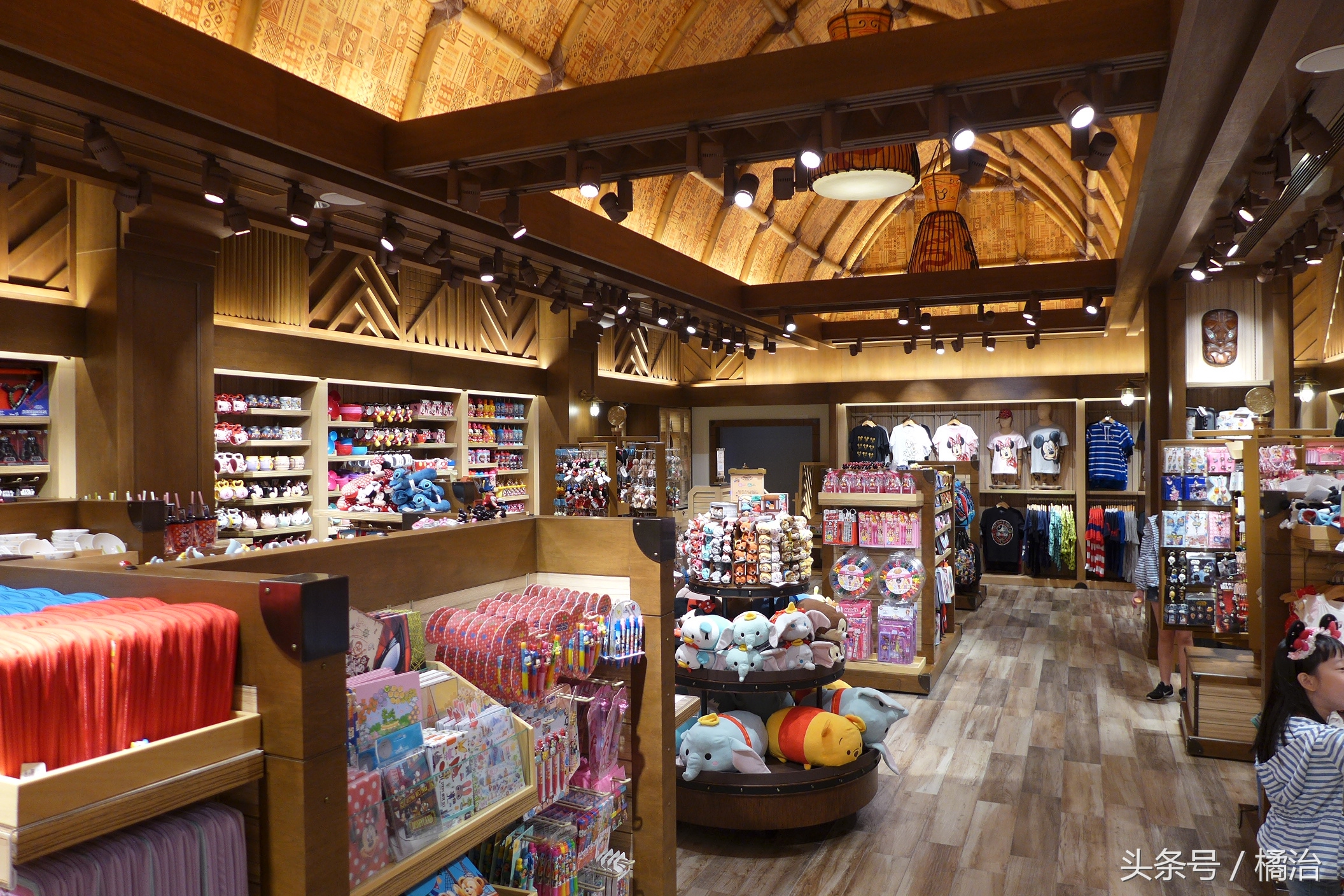 香港迪士尼探索家度假酒店,香港迪士尼探索家酒店游泳池