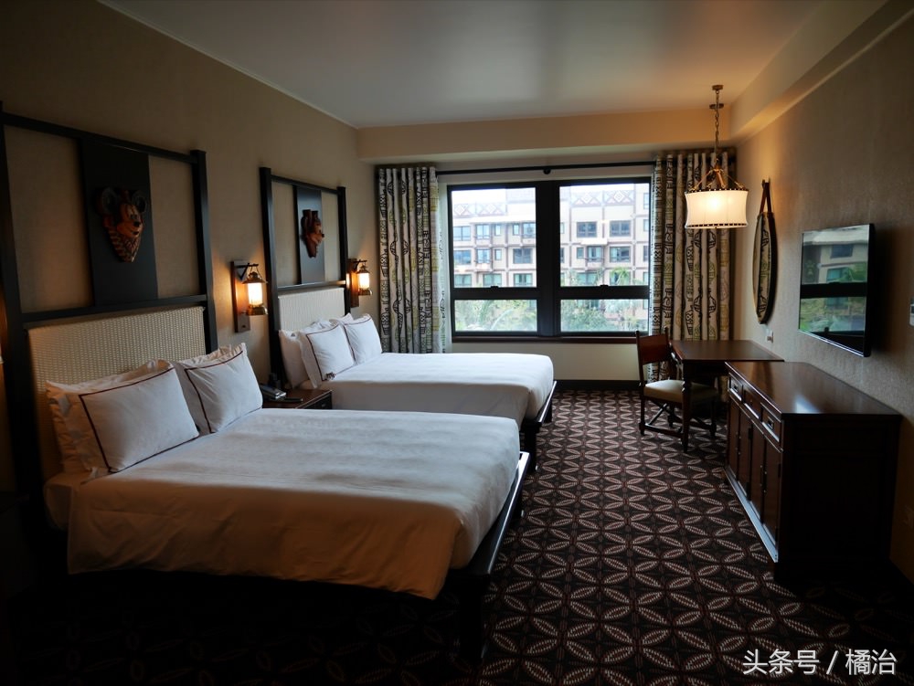 去香港迪士尼入住体验,香港迪士尼探索家酒店游泳池