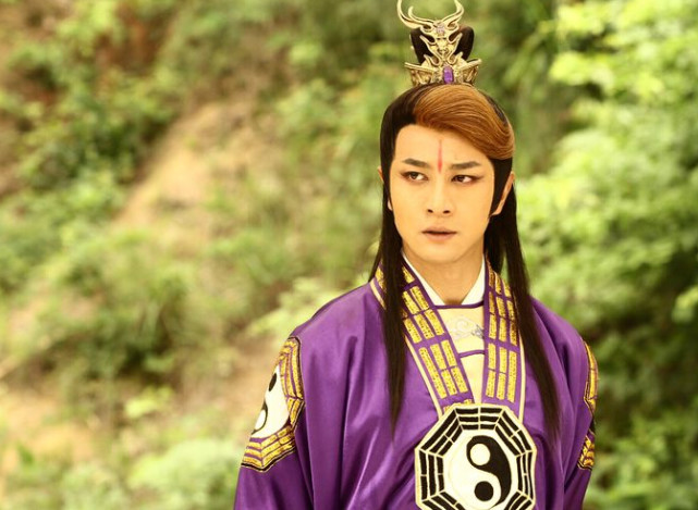 封神演义原著中的四大天王描述,封神演义中的先天五方旗