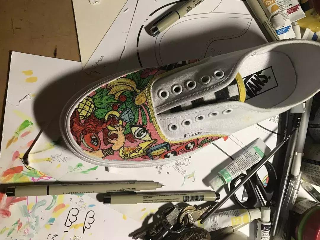 街头涂鸦都用什么单词,街头涂鸦是用什么画的