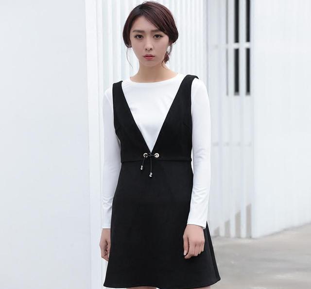 通勤优雅早春连衣裙搭配什么外套,穿衣搭配女气质连衣裙春夏两件