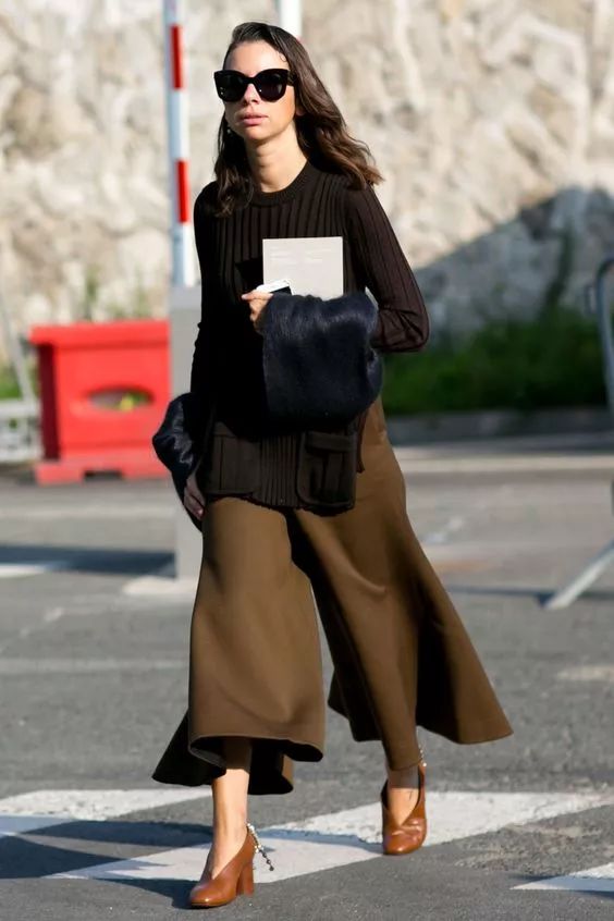 奶奶鞋为什么火的一塌糊涂,最近很火的奶奶鞋