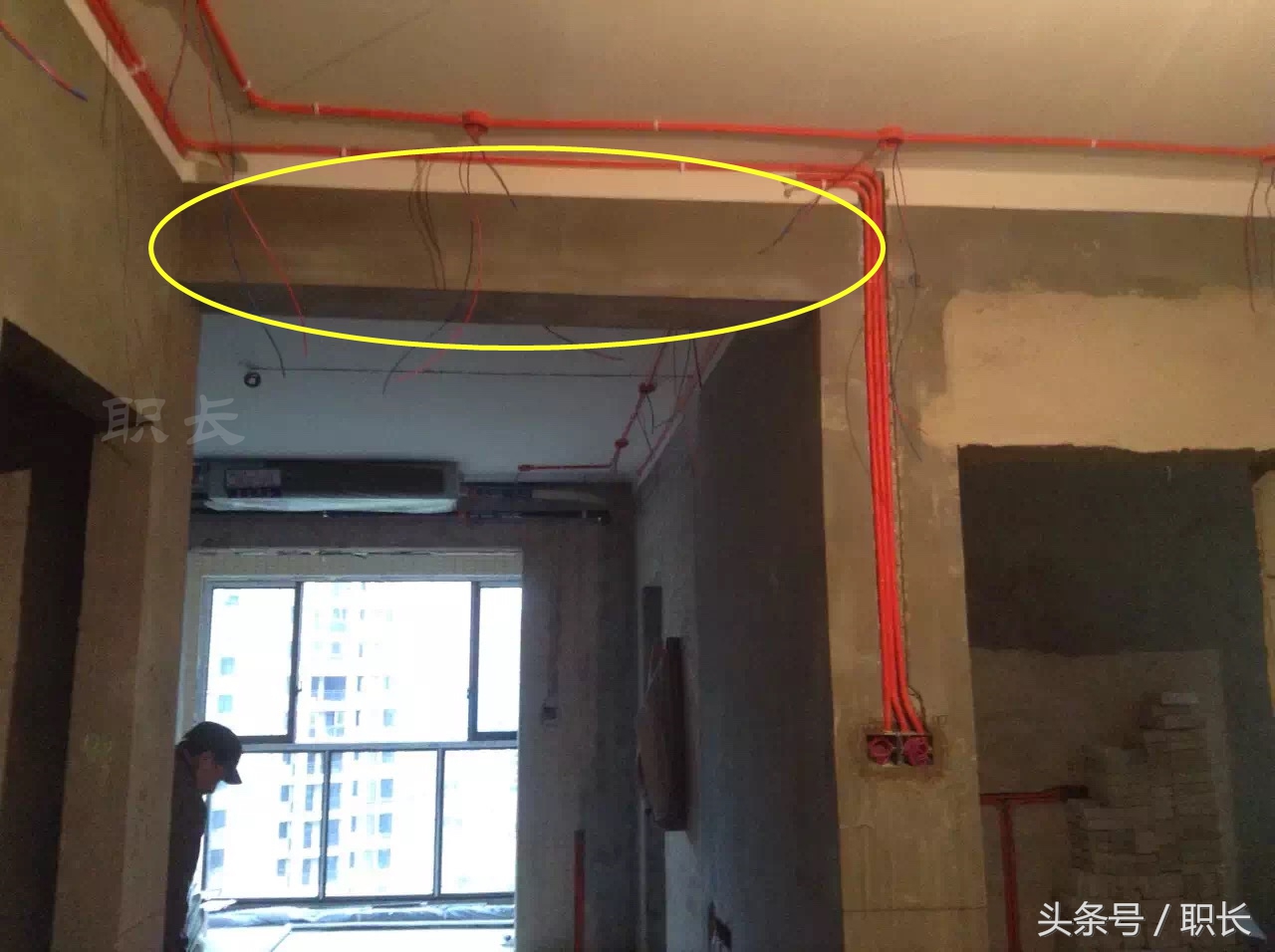 排烟管道怎么不占用橱柜空间,厨房排烟管在吊柜里怎么处理