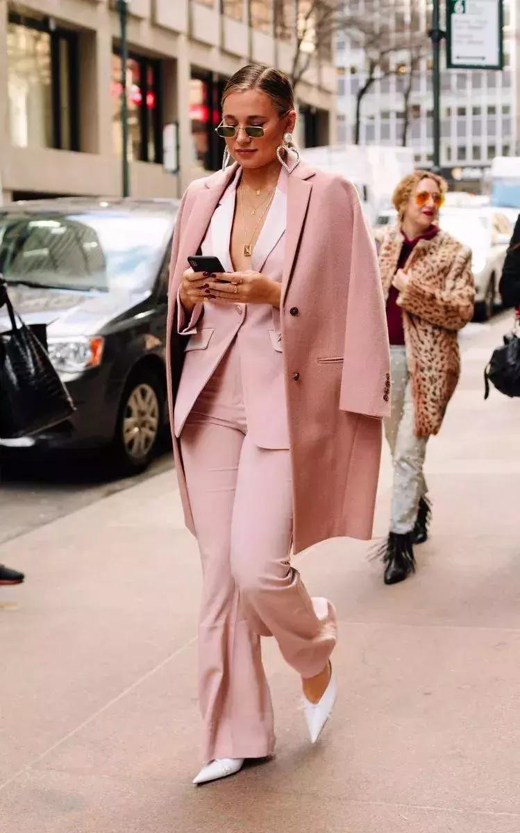 2018春夏流行色来了这样穿美爆了,2020年春夏流行色来袭超美超高级