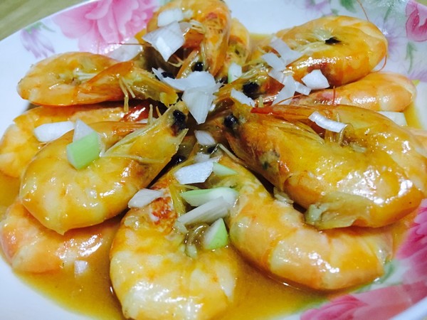 往虾里面加这个，挑食的孩子一下子吃了两碗米饭，一出锅就抢光