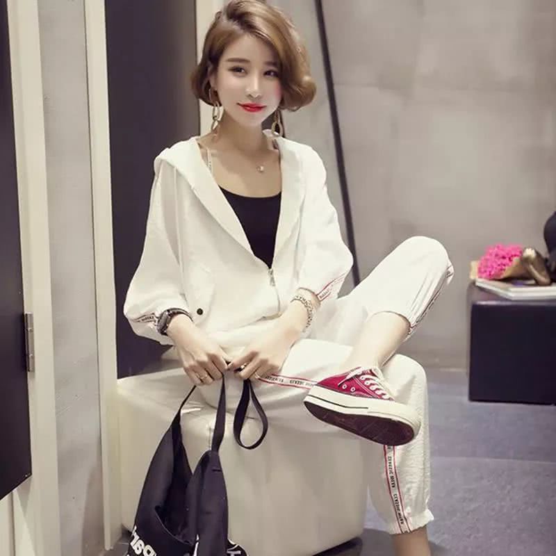 4月份可以穿春天裙子,适合旅游穿的秋冬女装