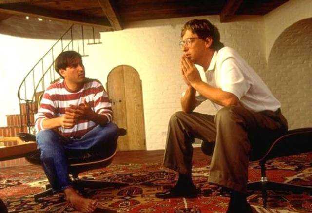 特工普京，罕见的李嘉诚，没有胡子的鲁迅，这些照片你一定没见