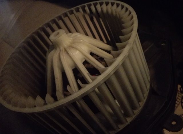 奔驰原厂空调系统清洗,奔驰汽车春季空调清洗