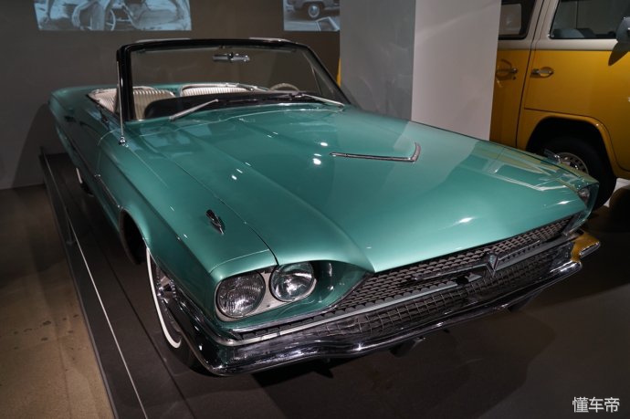 汽车博物馆蝙蝠侠战车,汽车博物馆带你了解蝙蝠侠战车