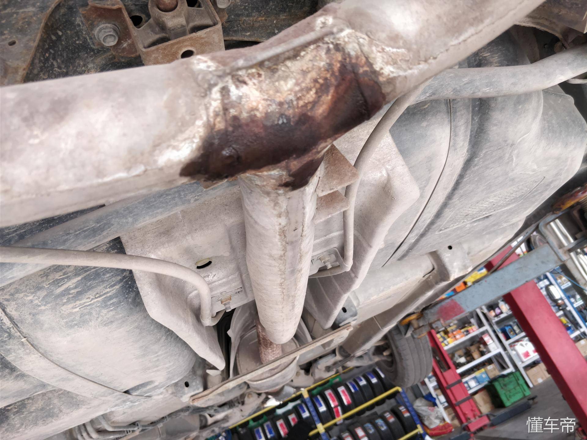 3万块钱日产天籁白色,3万元买二手日产天籁