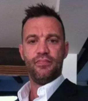 外国小哥看*片A**正爽,突然!发现男主角竟是自己数学老师!