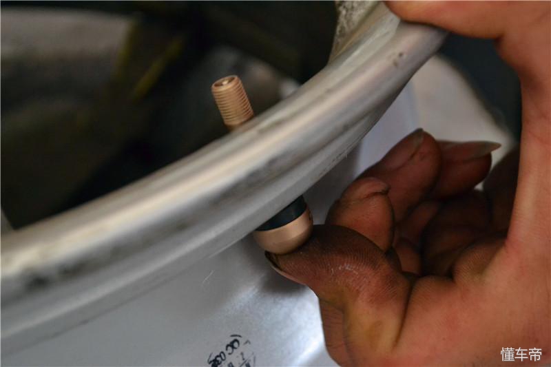 不同品牌轮胎高速胎噪对比,胎噪大的车用什么轮胎好