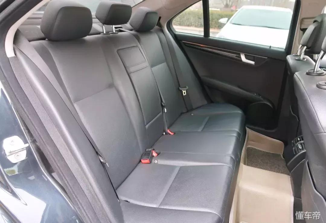 奔驰c级260l2022款,最强奔驰大型suv