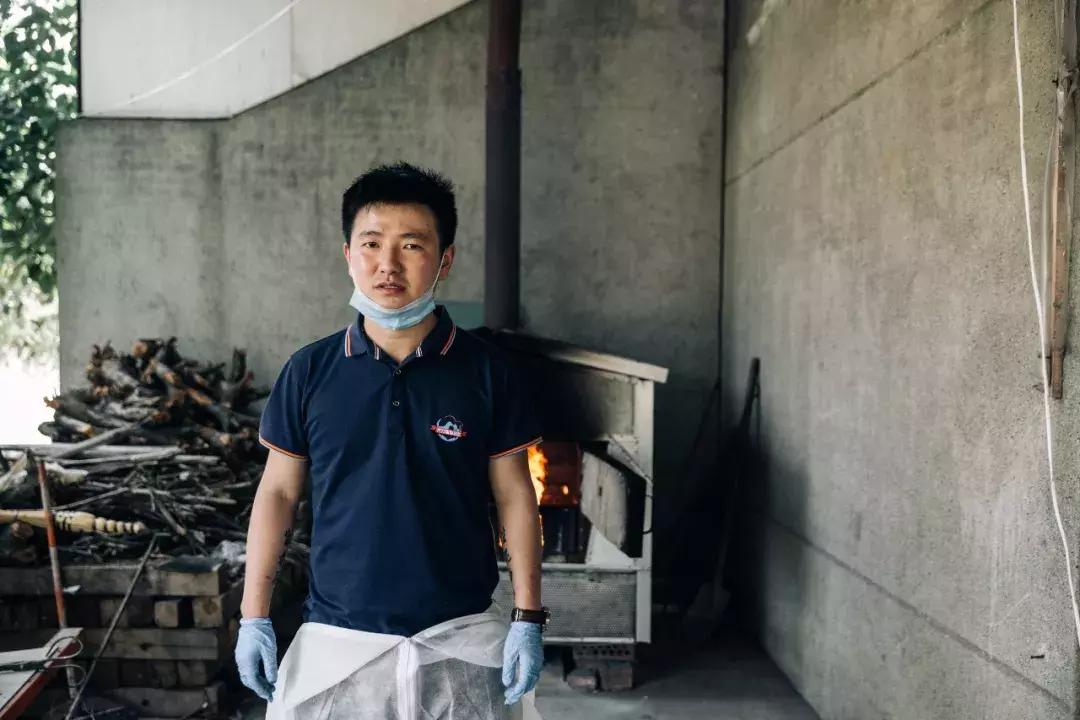 成都宠物殡葬师体验,宠物殡葬全过程家人哭了