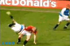 踢球还是踢人原视频,踢球还是踢人原视频搞笑