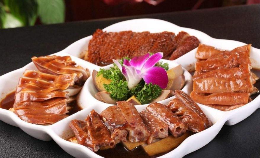 做卤菜老卤,做卤菜的老师傅