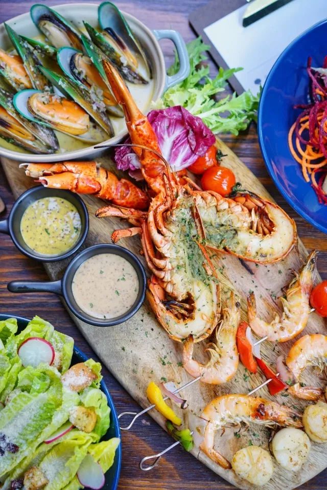 揭秘“X”餐吧，不仅美食份量MAX，鸡尾酒还花样百出！