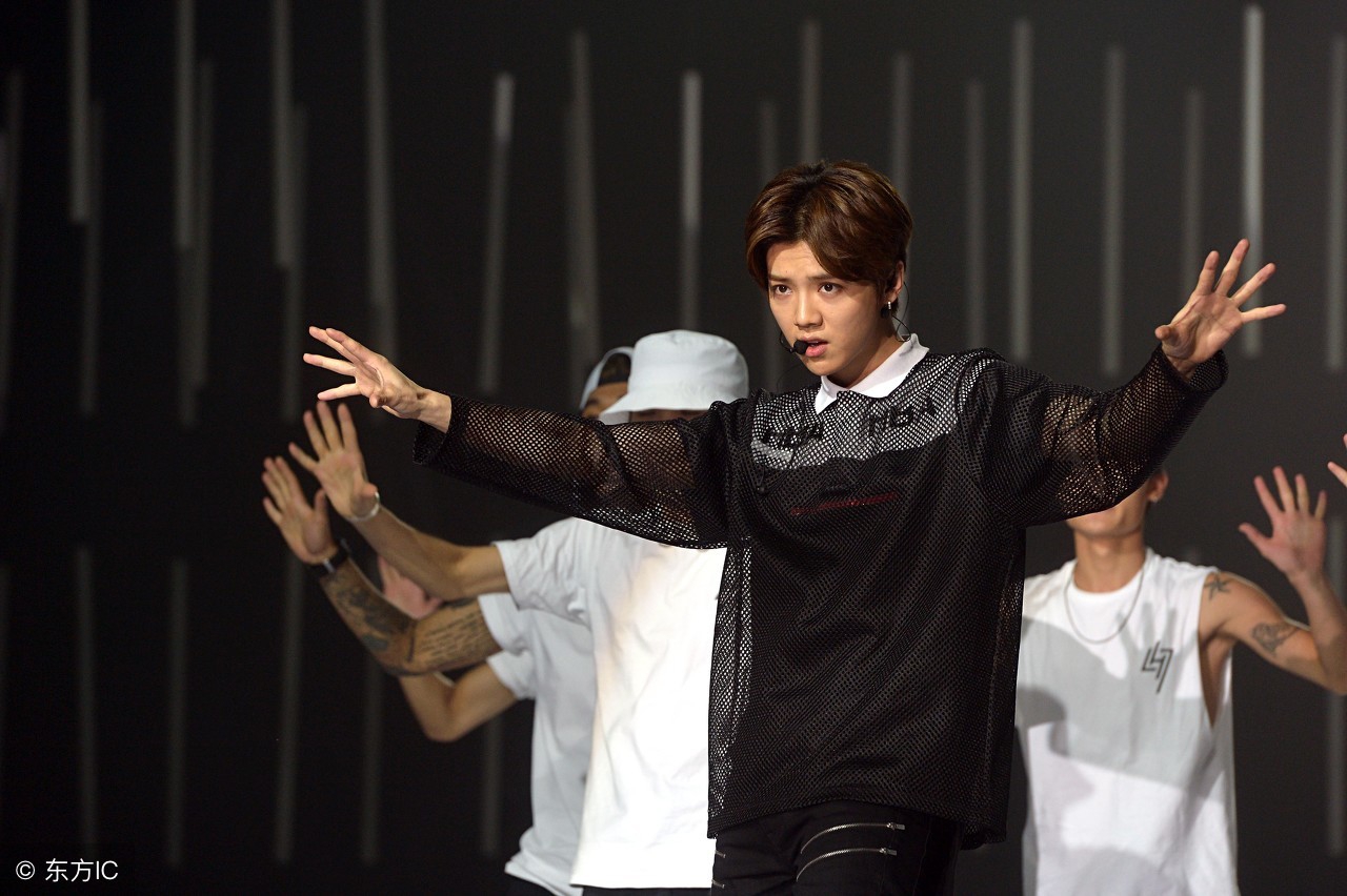 鹿晗父亲是什么民族,鹿晗父亲个人简介